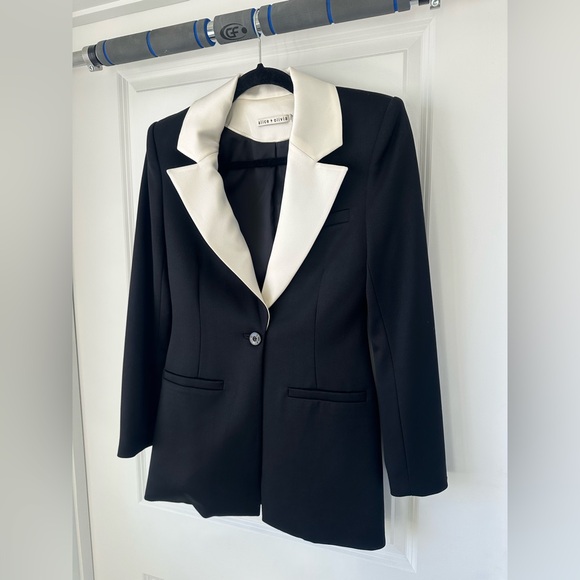 Alice + Olivia Jackets & Blazers - Alice + Olivia Two-Tone Blazer with White Lapel